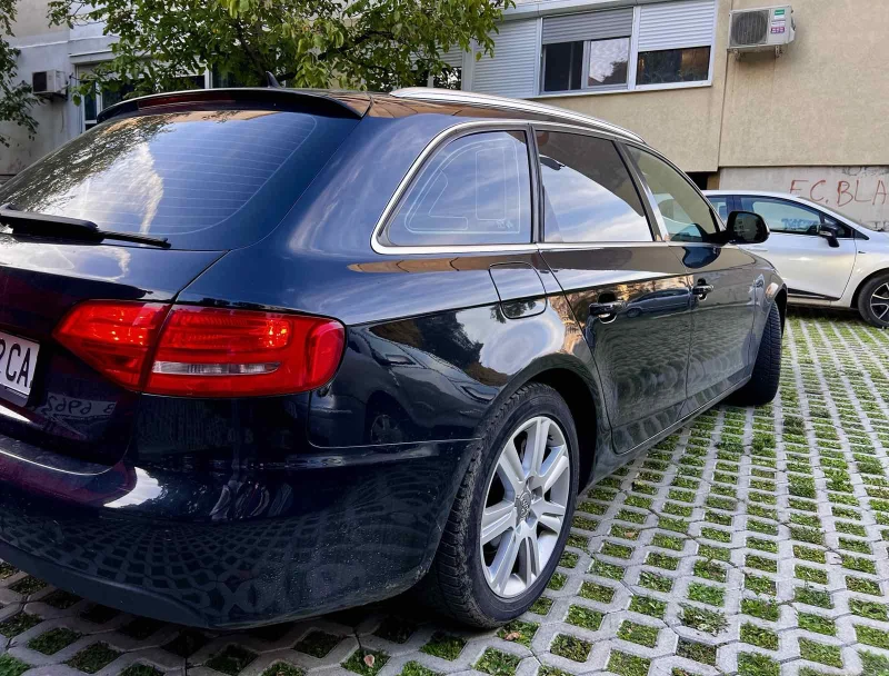 Audi A4, снимка 3 - Автомобили и джипове - 47577701