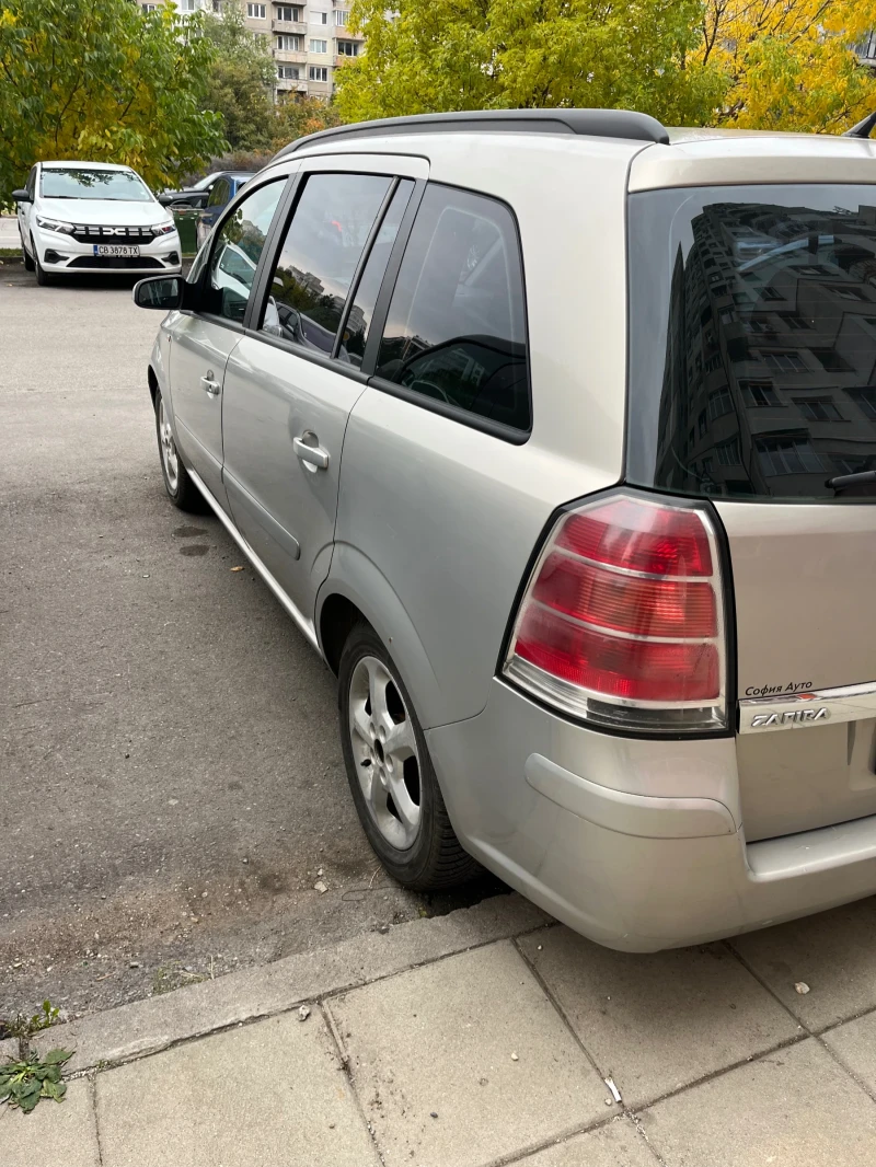 Opel Zafira 1.9 CDTi, снимка 4 - Автомобили и джипове - 52453216