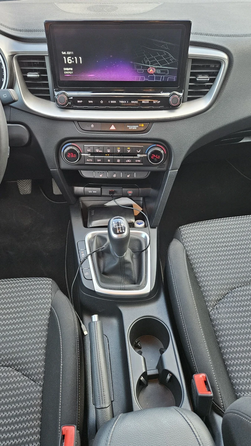 Kia Ceed 1.0 T-GDI * * 10000km* * , снимка 11 - Автомобили и джипове - 52507306