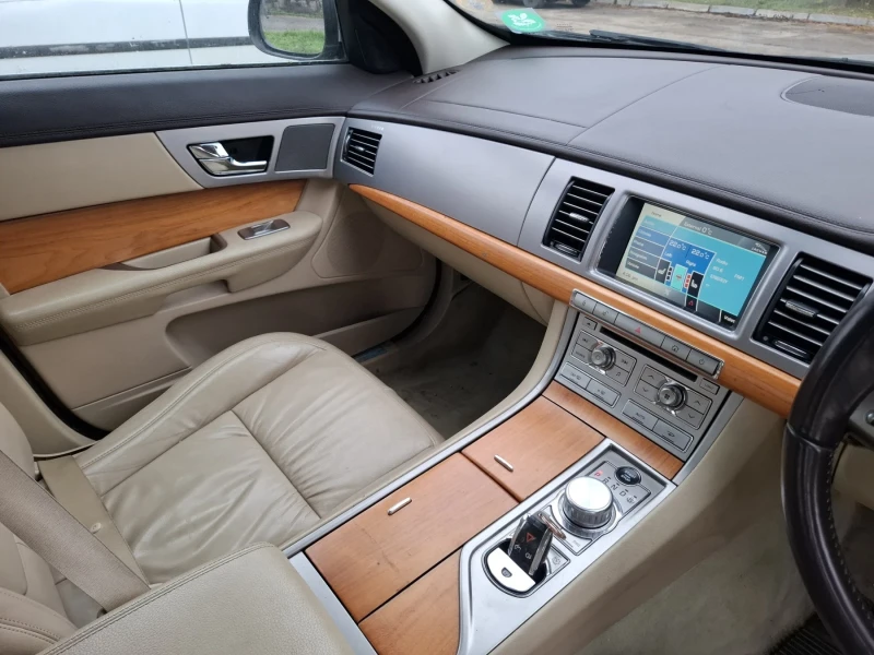 Jaguar Xf 3000, снимка 10 - Автомобили и джипове - 52828926