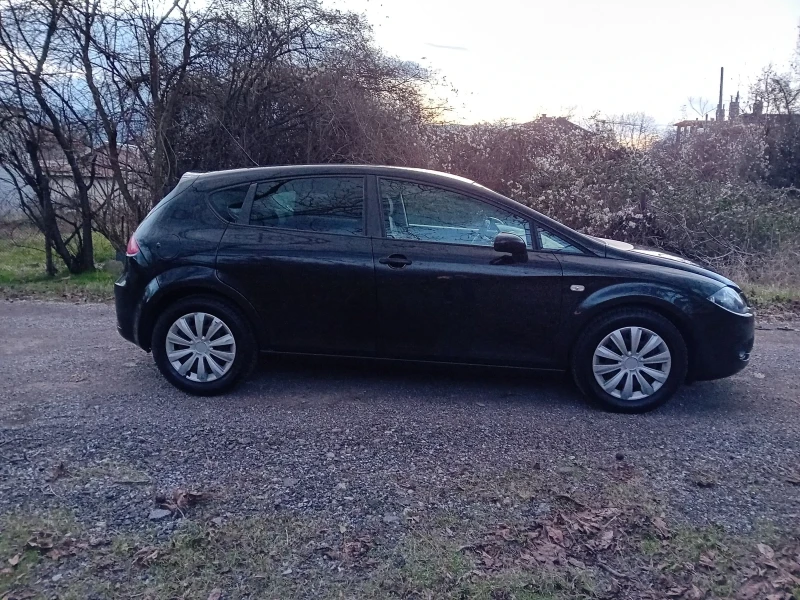 Seat Leon 1.4 БЕНЗИН 86 К.С. КЛИМАТИК , снимка 5 - Автомобили и джипове - 52978665