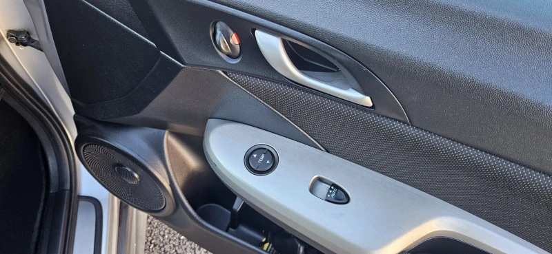 Honda Civic Type S - 1.8 VTEC - платено каско, снимка 11 - Автомобили и джипове - 53126930