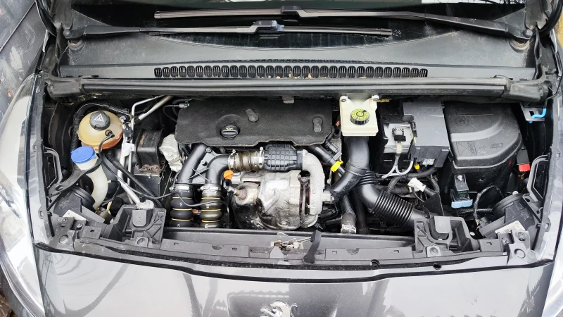Peugeot 5008 1.6 hdi, снимка 5 - Автомобили и джипове - 53446317