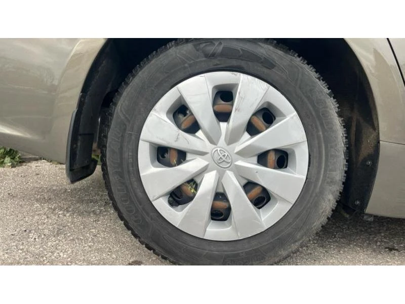 Toyota Corolla 1.5 MT (ниво Comfort), снимка 7 - Автомобили и джипове - 53778505