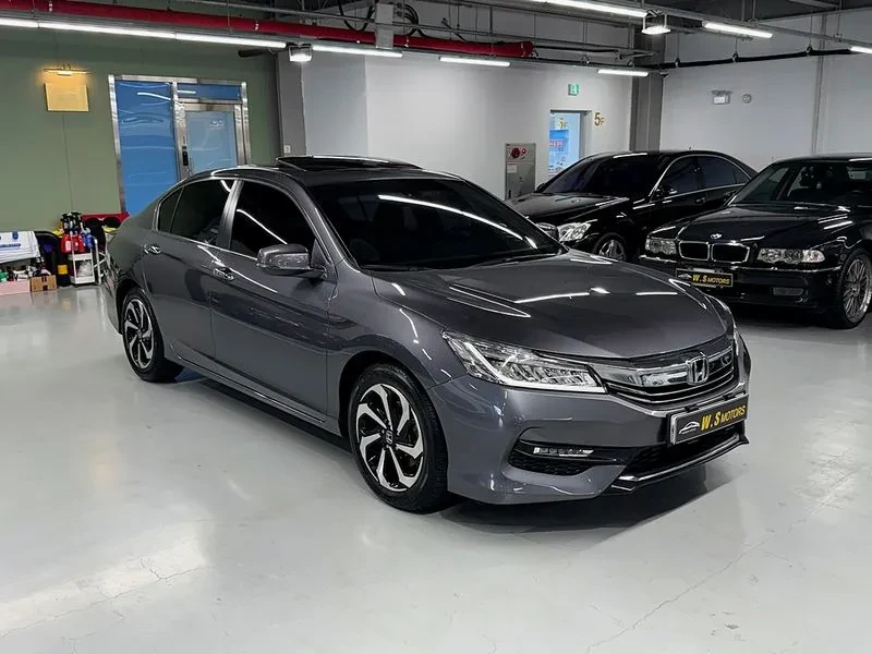 Honda Accord 2.4 9Th Gen , снимка 3 - Автомобили и джипове - 55796321