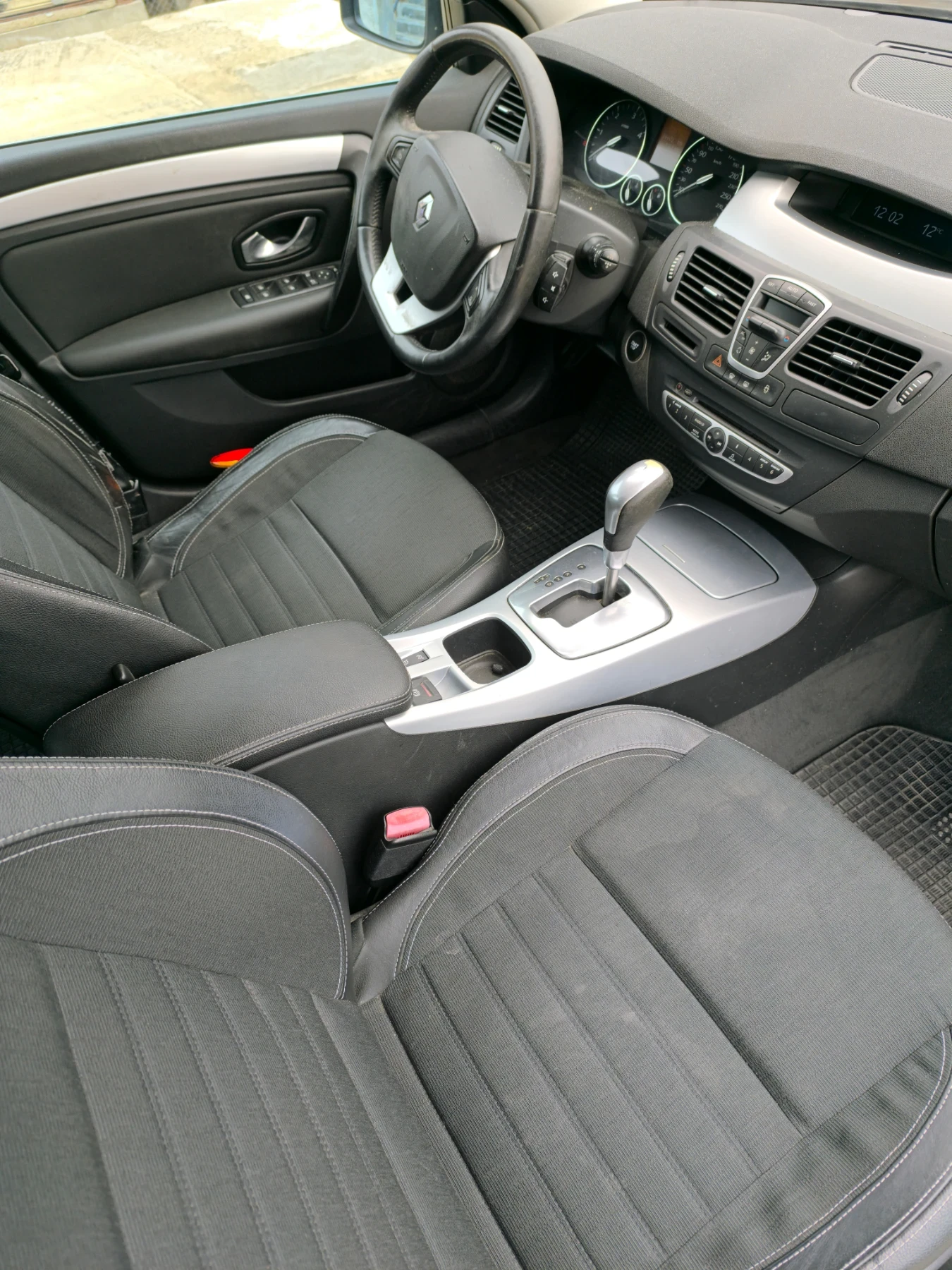 Renault Laguna 2.0dci 150к.с. - изображение 7