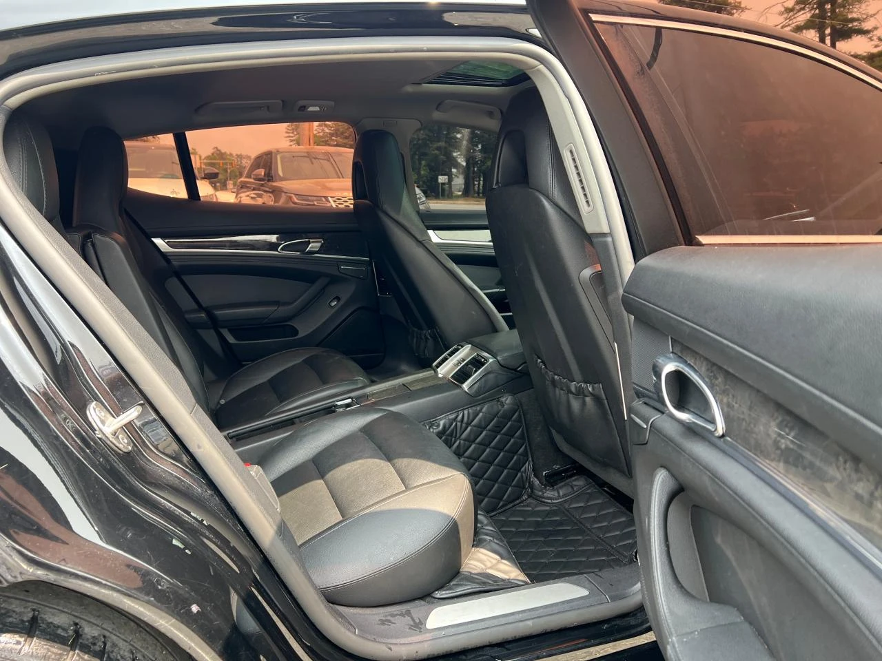 Porsche Panamera S* Bose* подгрев* шибидах* шито табло - изображение 6