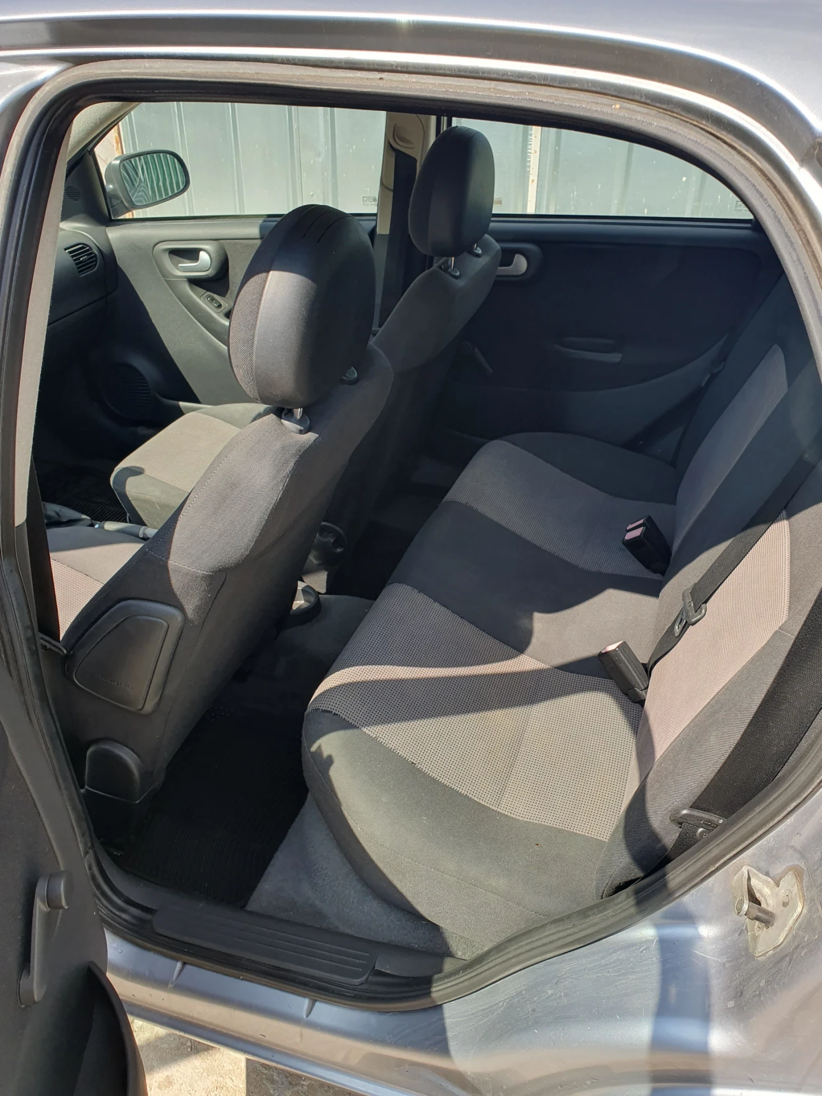 Opel Corsa 1.2 - изображение 8