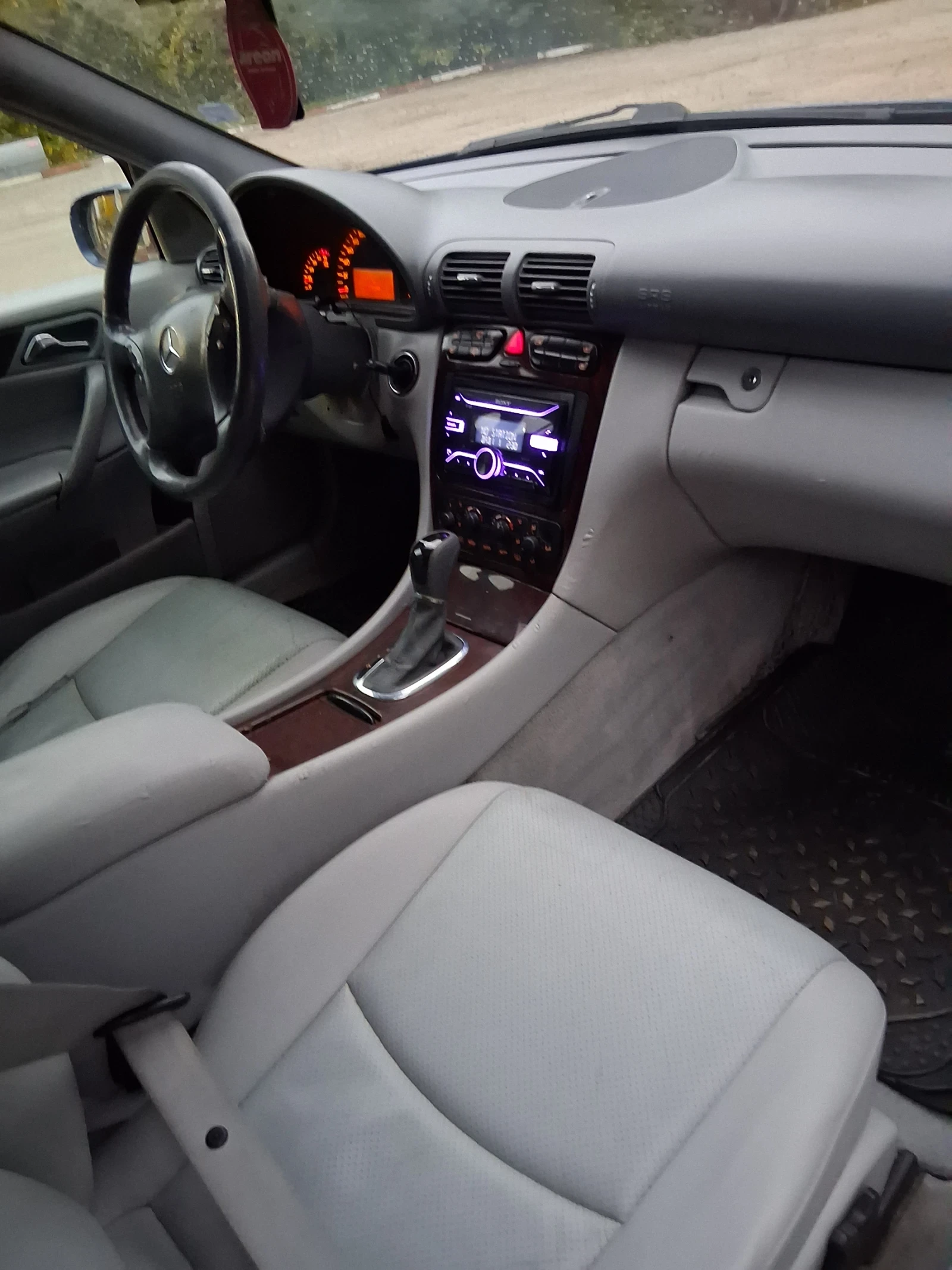 Mercedes-Benz C 200 2.0 d - изображение 8