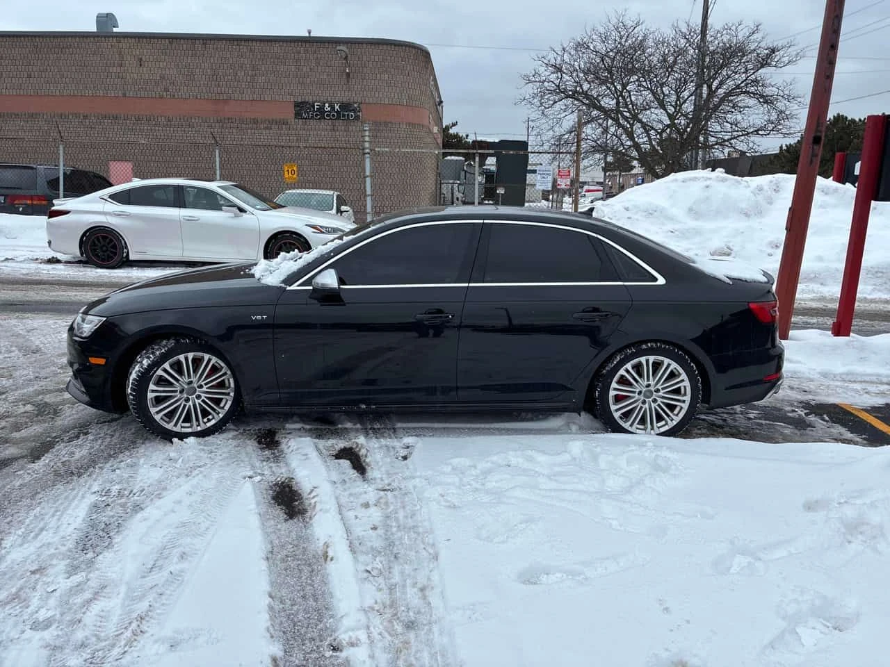 Audi S4 * Technik* DISTRONIC* 360КАМЕРИ* BOSE* , снимка 2 - Автомобили и джипове - 53727319