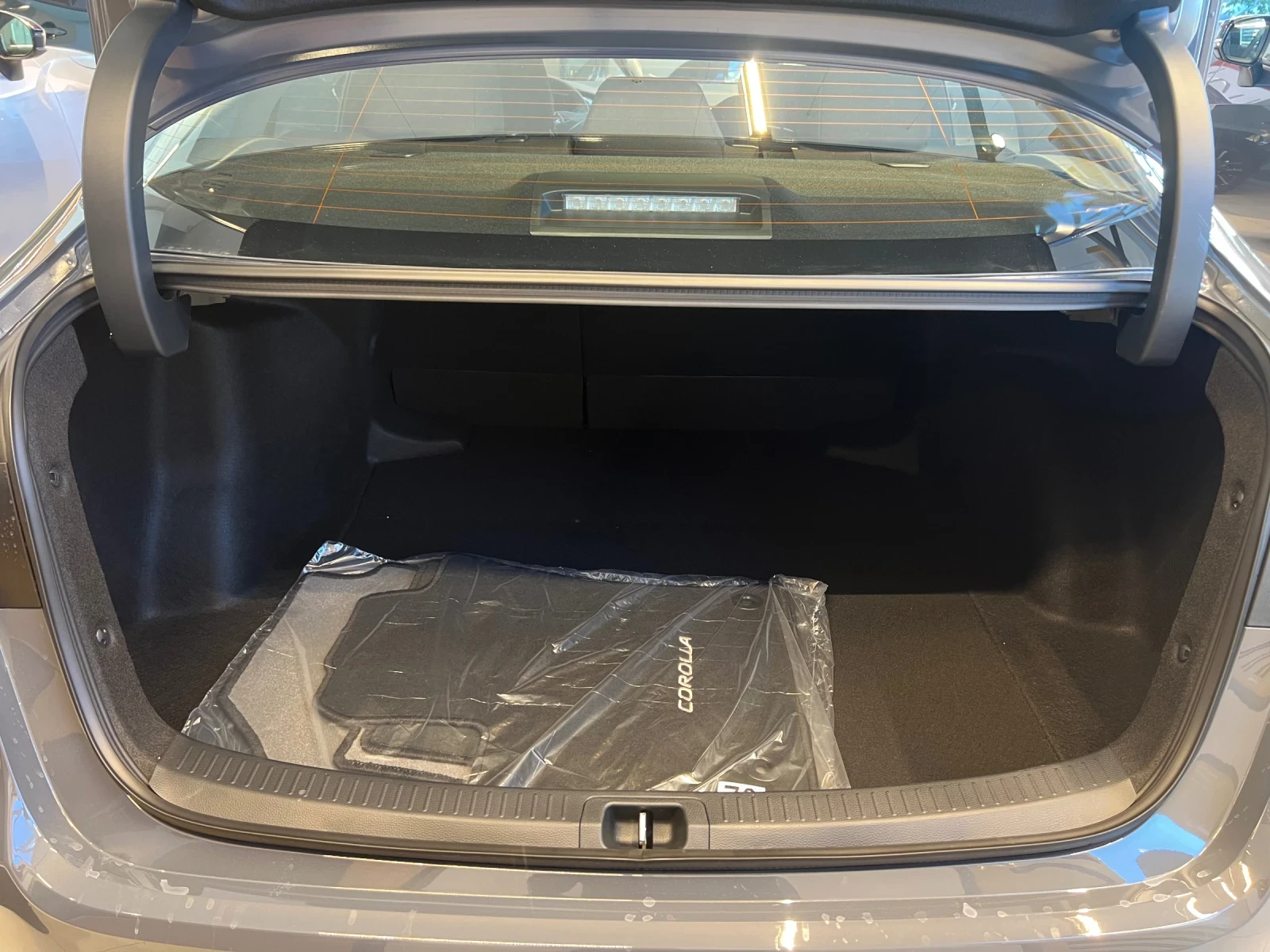 Toyota Corolla Comfort - изображение 10