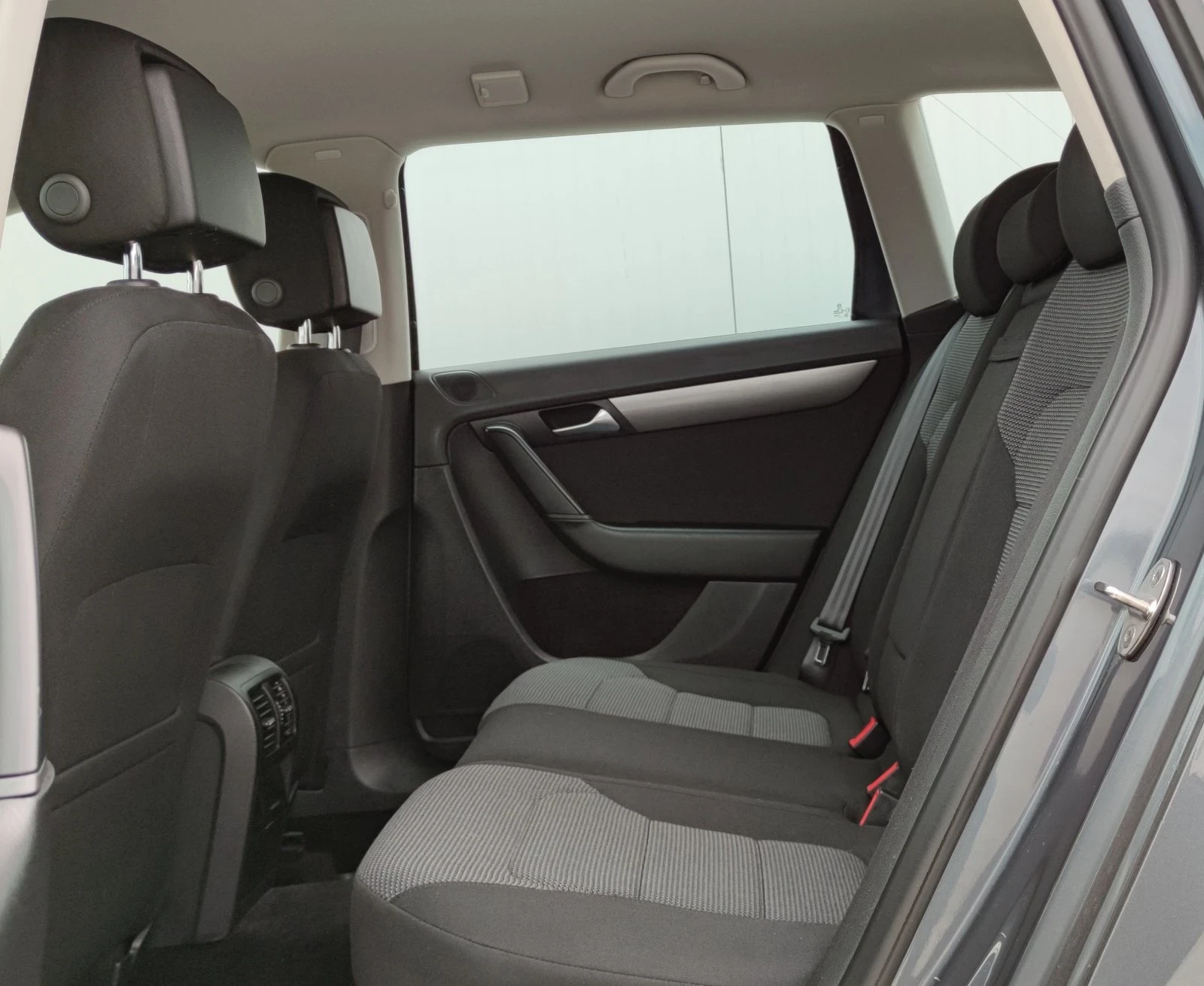 VW Passat 2.0TDI* 140к.с* , снимка 13 - Автомобили и джипове - 54169587