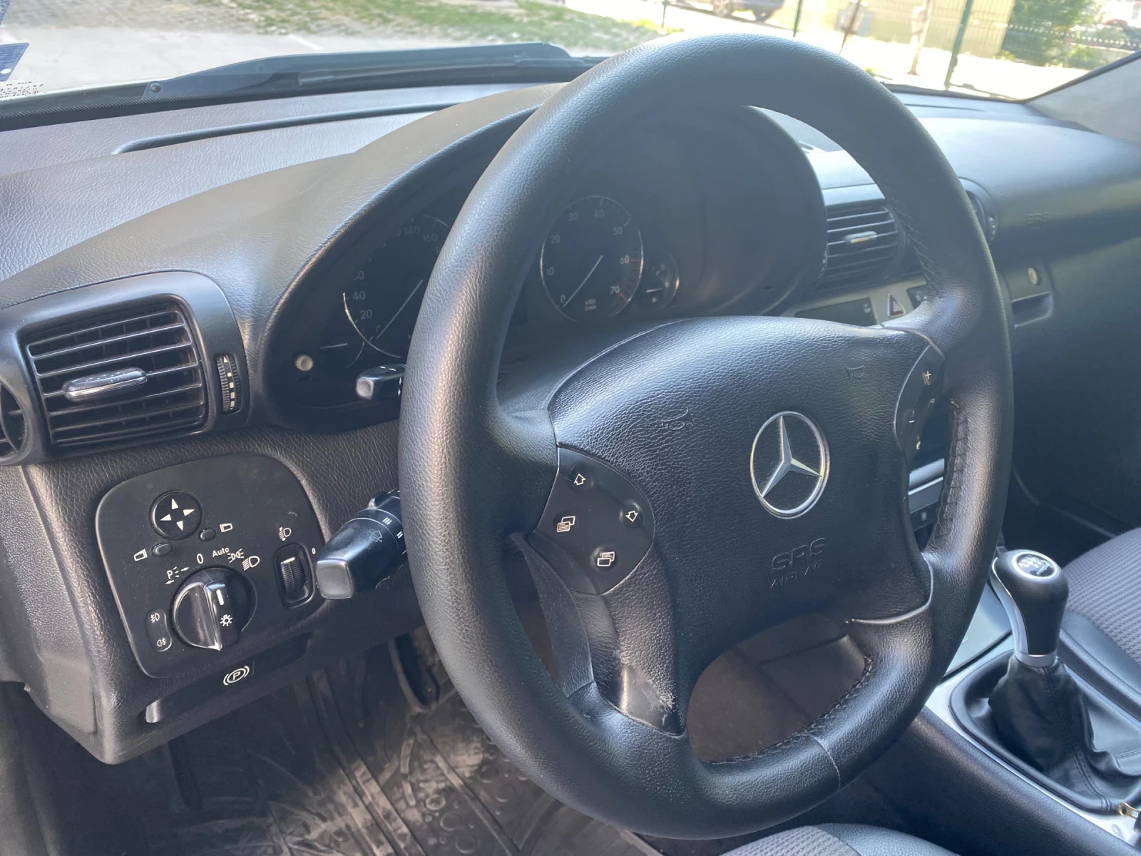 Mercedes-Benz C 180, снимка 4 - Автомобили и джипове - 54337431