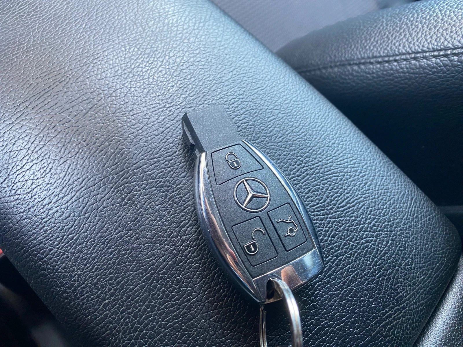 Mercedes-Benz C 180, снимка 8 - Автомобили и джипове - 54337431