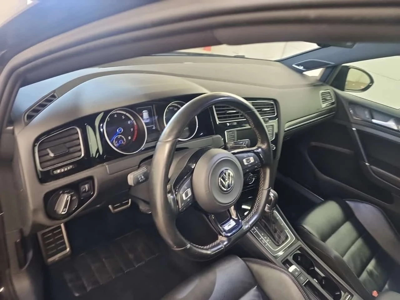 VW Golf R| ПОДГРЕВИ| 2 КЛЮЧА| БЕЗ УДАРИ| CARFAX, снимка 10 - Автомобили и джипове - 54446246