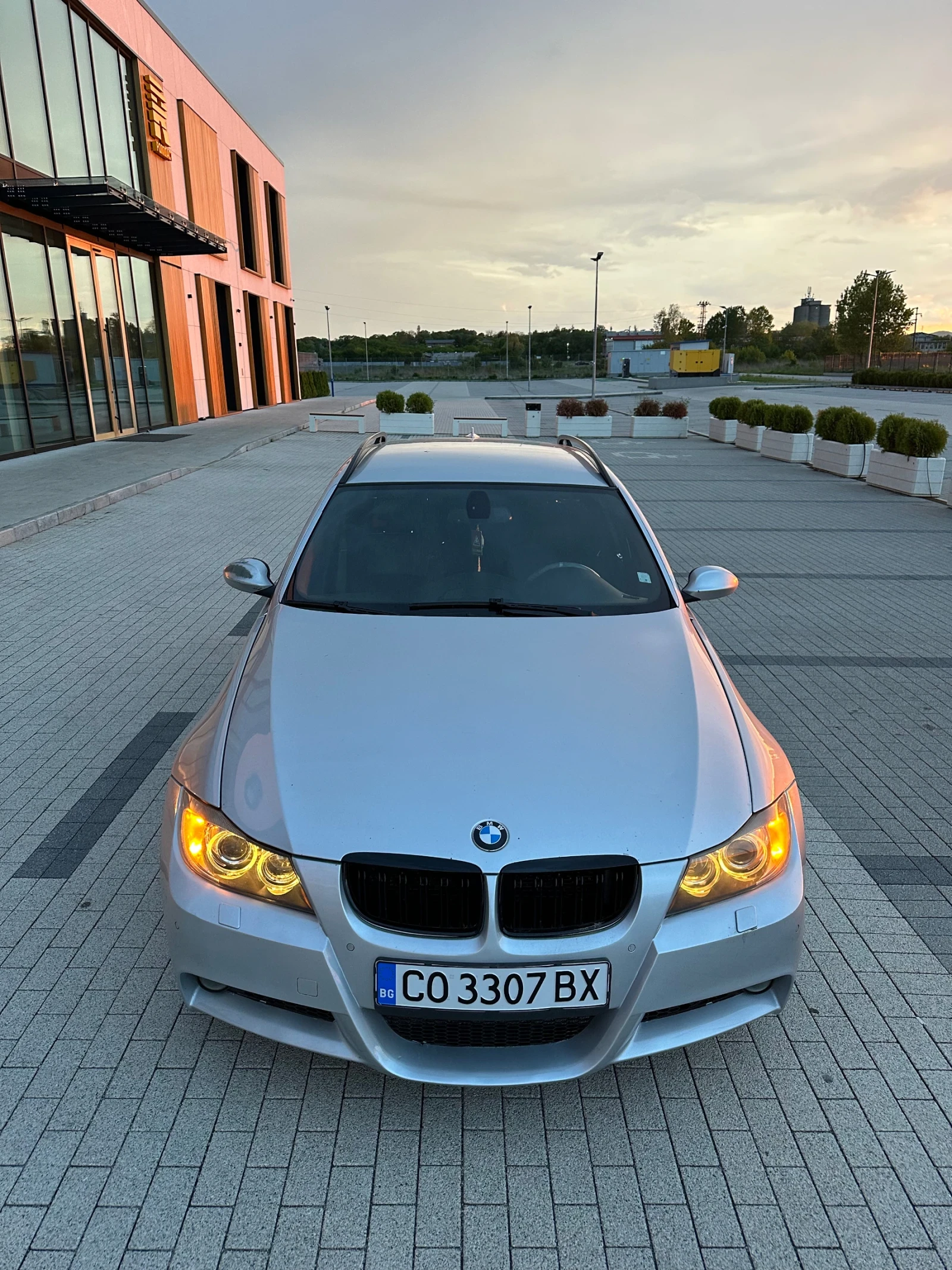BMW 330, снимка 12 - Автомобили и джипове - 54497144