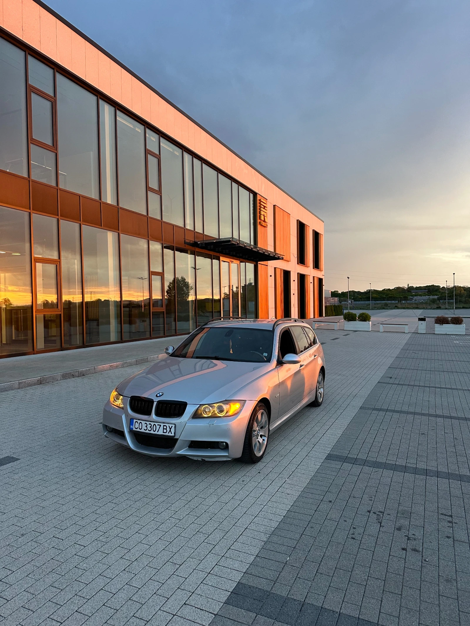 BMW 330
