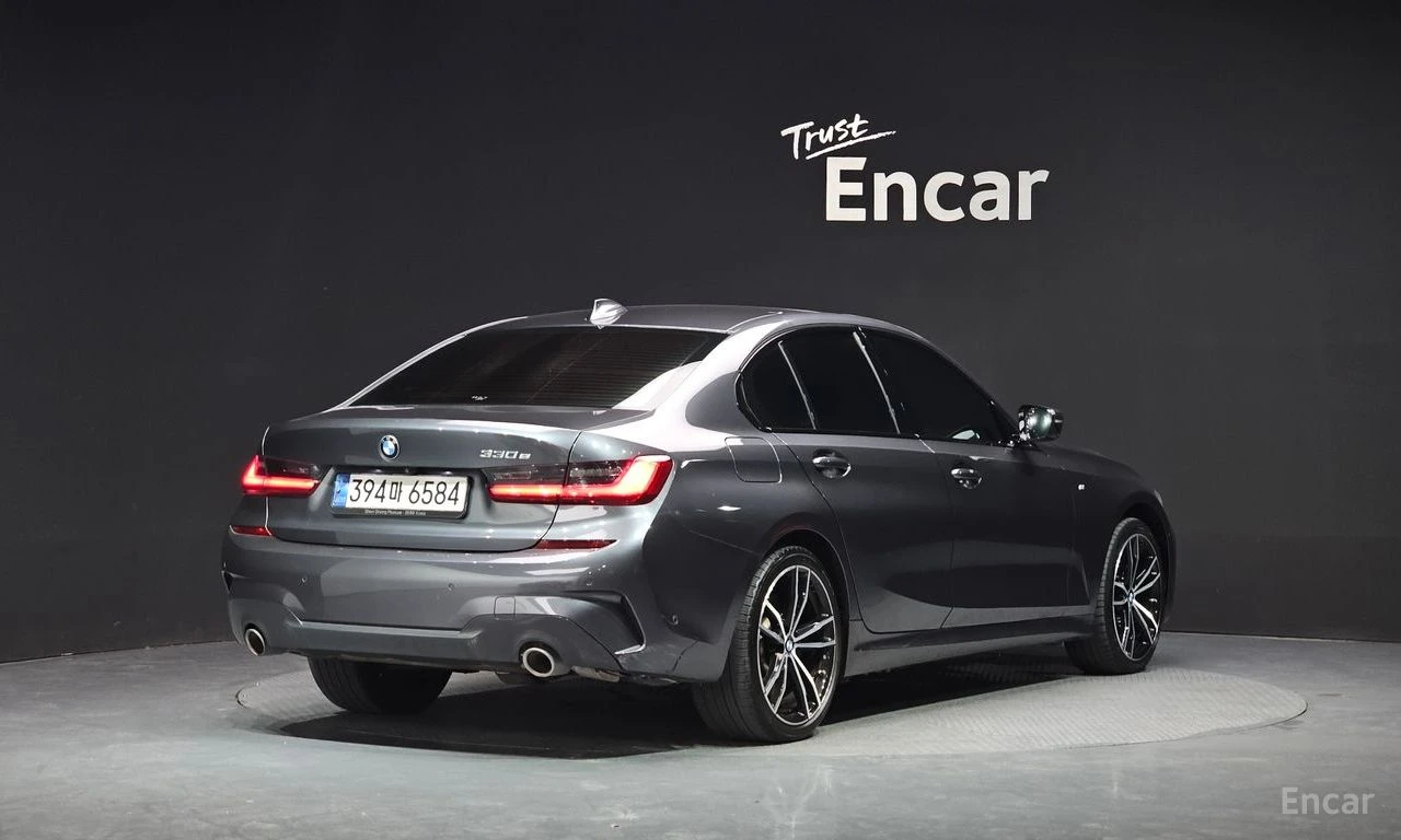 BMW 330 HYBRID* M* SPORT* HARMON* KARDON* LANE* ASSIST* 36, снимка 2 - Автомобили и джипове - 55692062