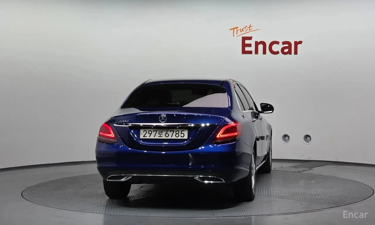 Mercedes-Benz C 220 Avantgarde * АВТОКРЕДИТ БЕЗ ПЪРВОНАЧАЛНА ВНОСКА, снимка 4 - Автомобили и джипове - 55991867