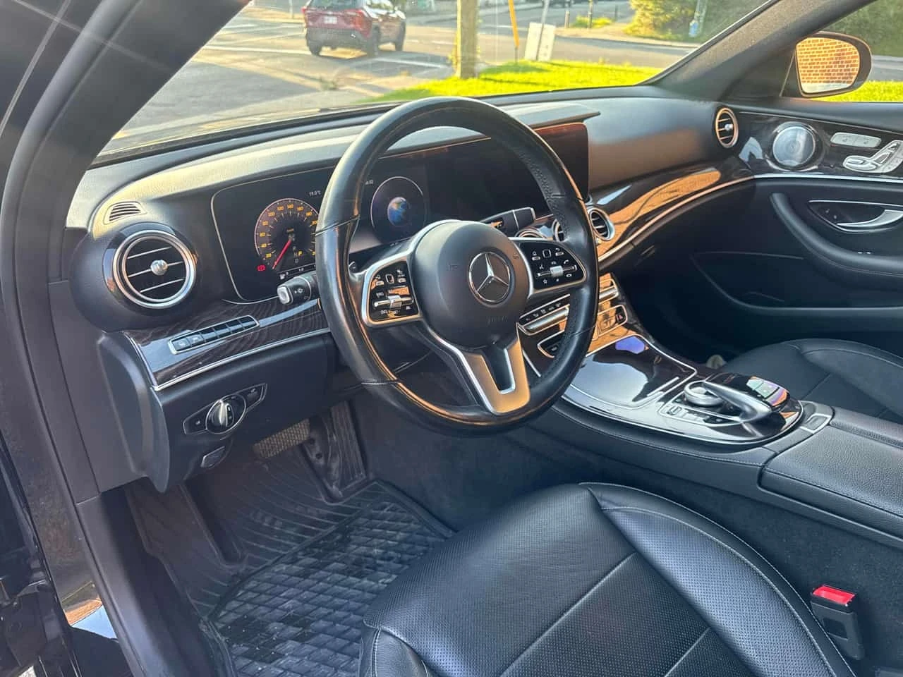 Mercedes-Benz E 450 CARFAX, снимка 8 - Автомобили и джипове - 56233896