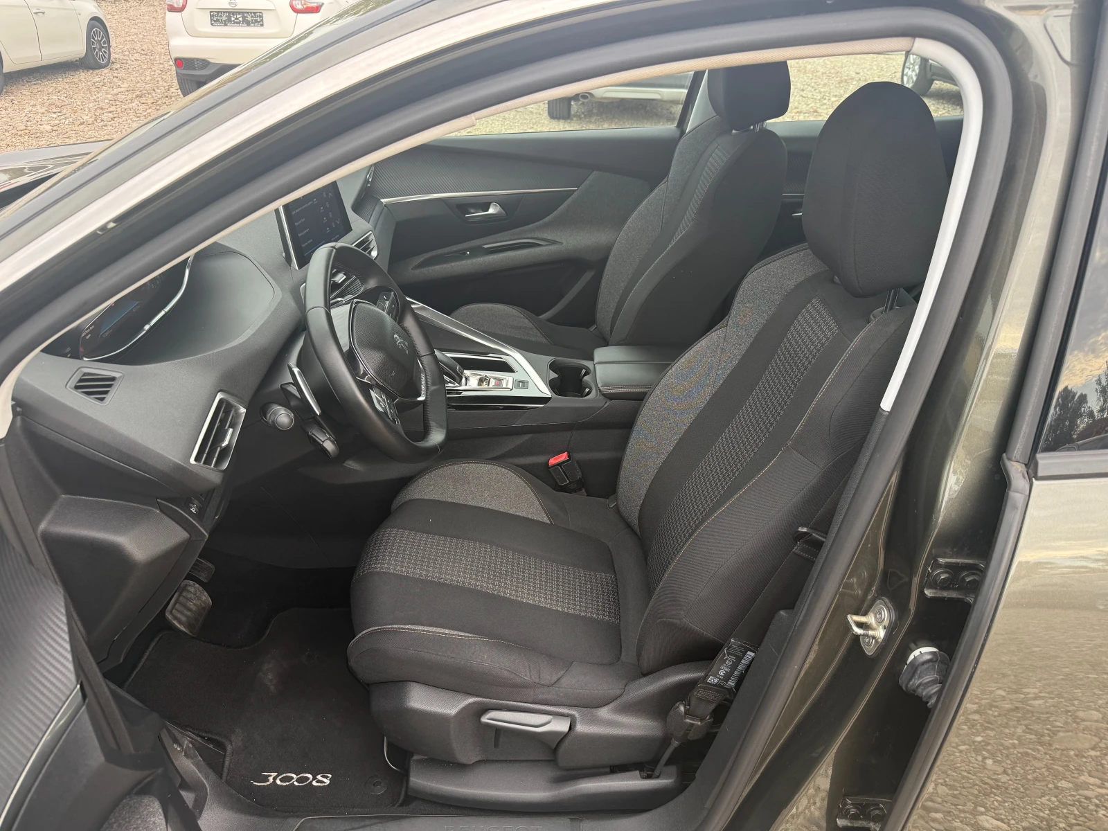 Peugeot 3008 1.5 HDI EAT8/���������/Carplay/�������� ������ | Mobile.bg � ����������� 9