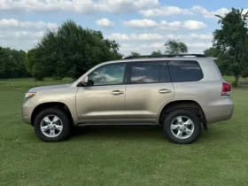 Toyota Land cruiser 200 * 5.7 V8 * Без Инциденти * Сервизна история * , снимка 3