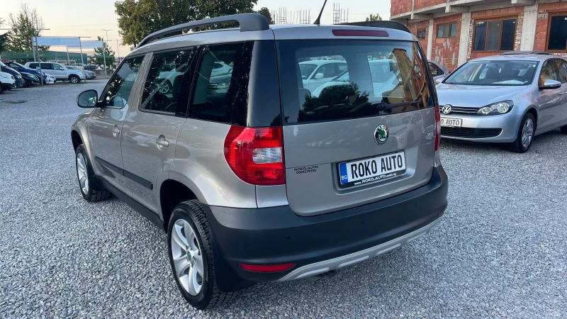 Skoda Yeti 2.0TDI СЕРВИЗНА ИСТОРИЯ КОЖА  BI-XENON , снимка 4 - Автомобили и джипове - 46959971