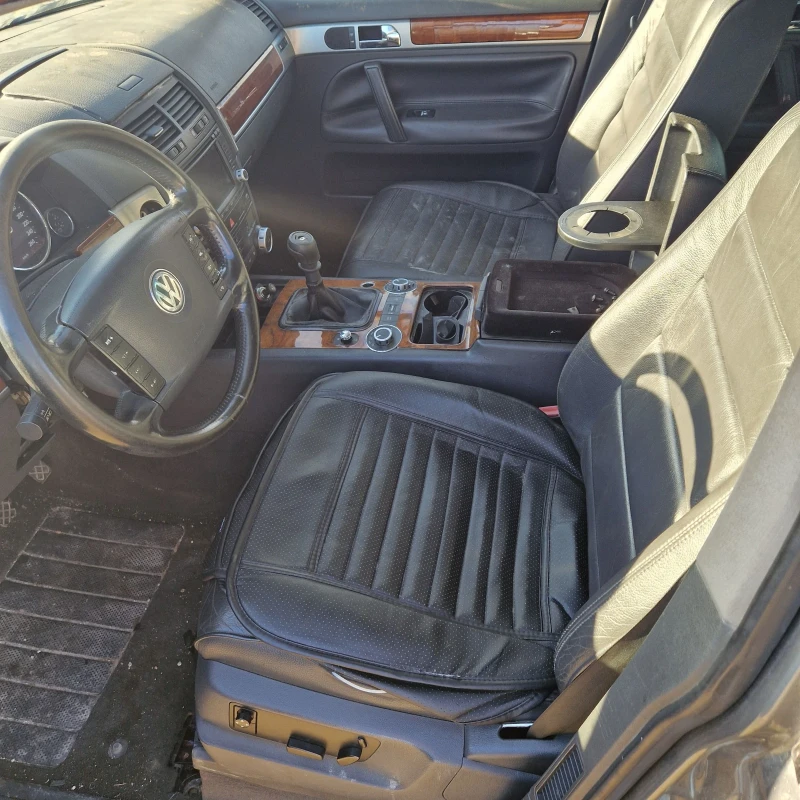 VW Touareg 2.5, снимка 5 - Автомобили и джипове - 48268237