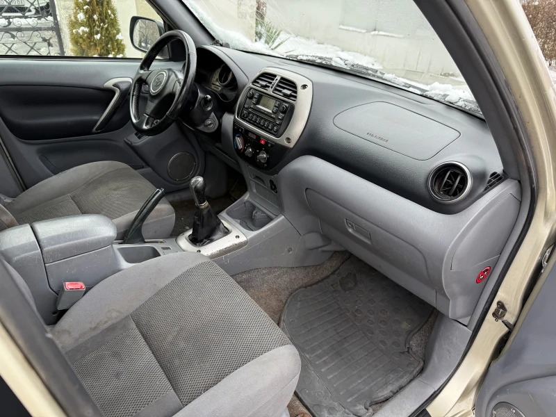 Toyota Rav4 D4D , снимка 4 - Автомобили и джипове - 48676259