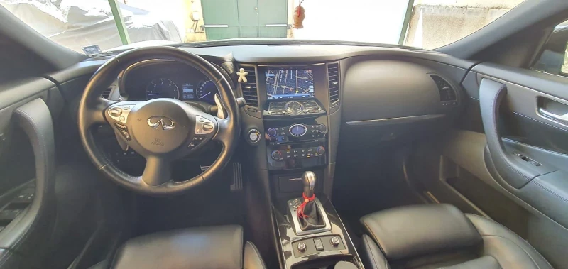 Infiniti QX70, снимка 11 - Автомобили и джипове - 48755864