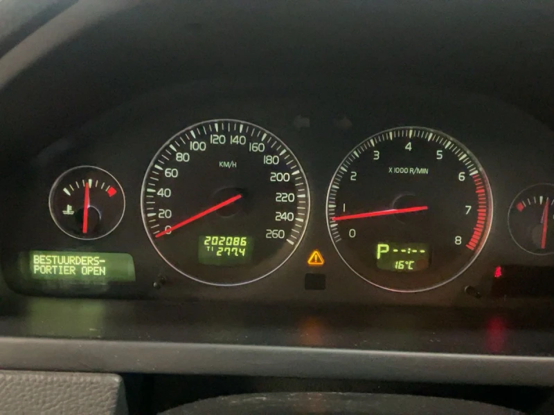 Volvo Xc90 4.4 | V8 | Summum | ГАЗОВА УРЕДБА , снимка 11 - Автомобили и джипове - 52898370