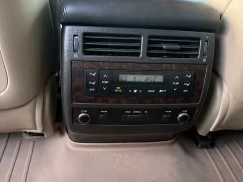 Toyota Land cruiser 200 * 5.7 V8 * Без Инциденти * Сервизна история * , снимка 9 - Автомобили и джипове - 53810047