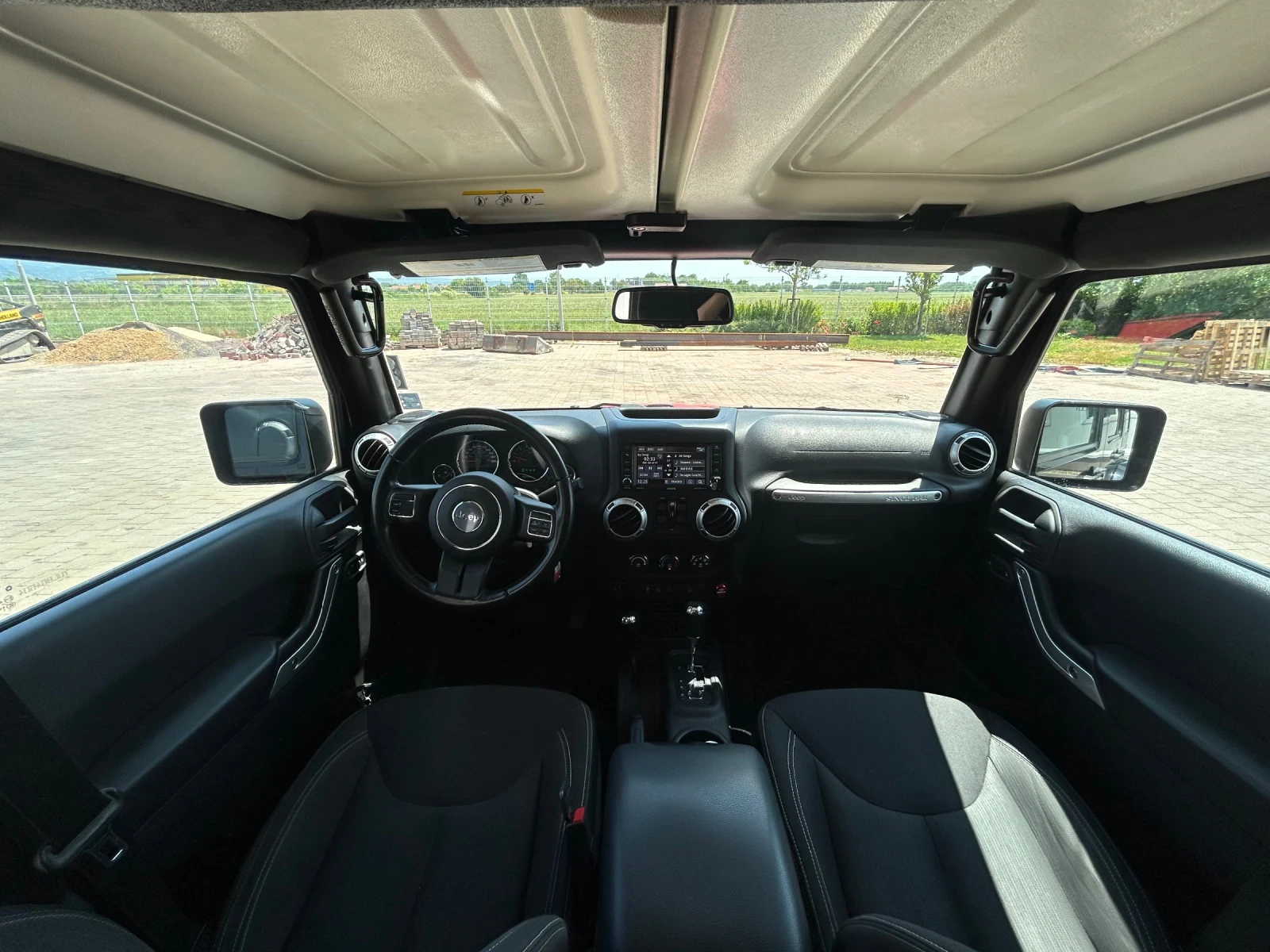 Jeep Wrangler SAHARA 3.6 V6 - изображение 6