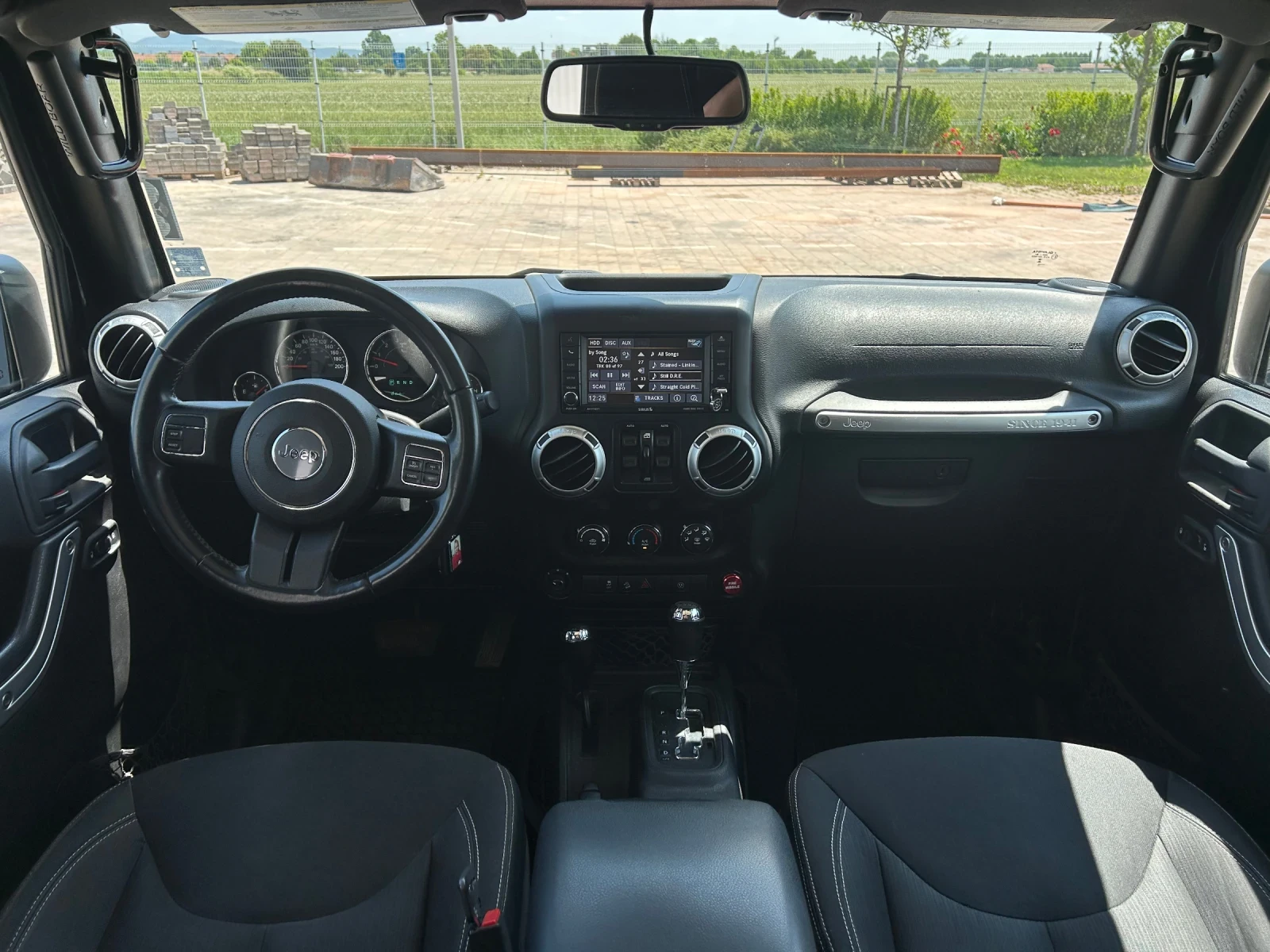Jeep Wrangler SAHARA 3.6 V6 - изображение 7
