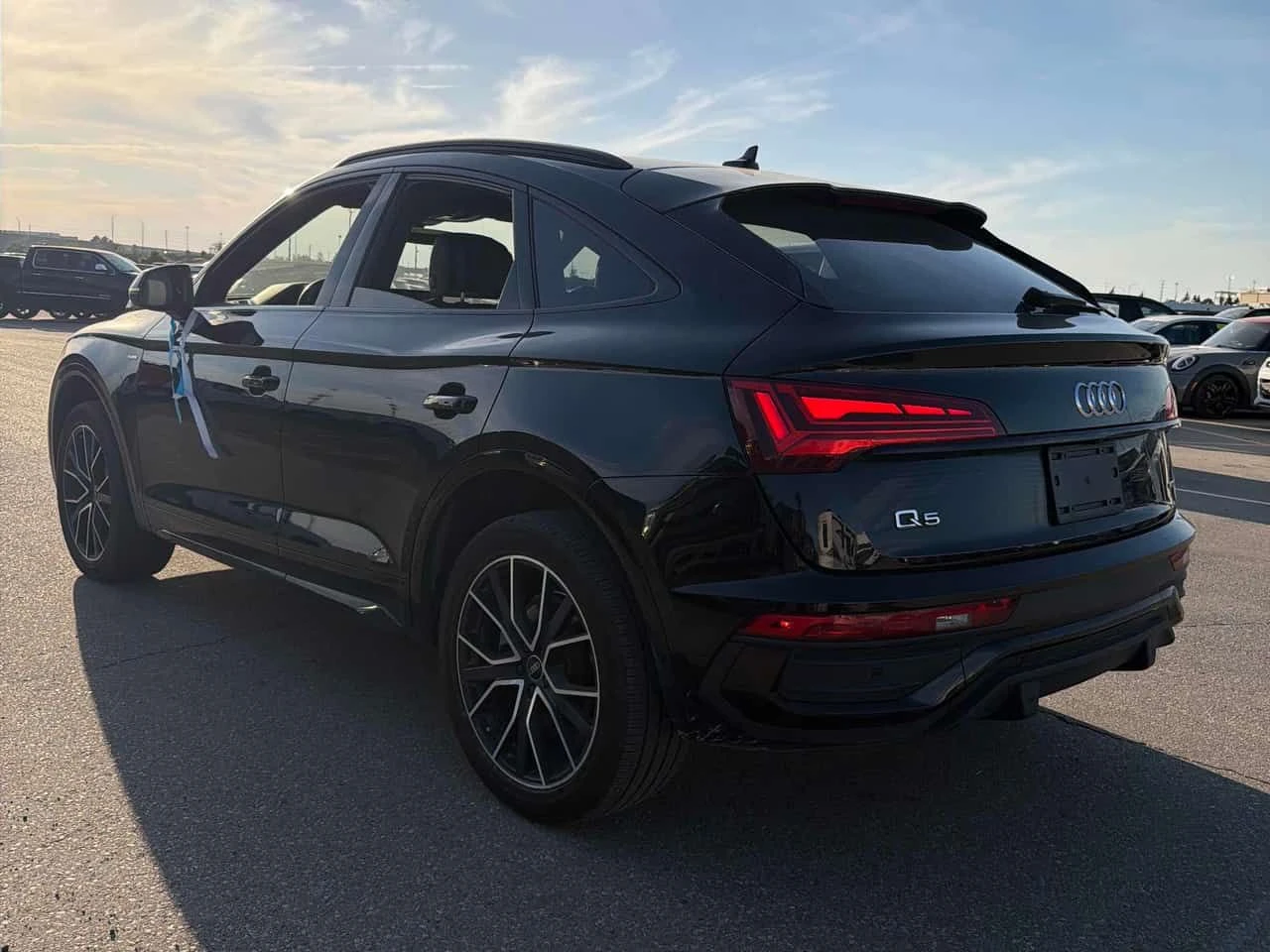 Audi Q5 Technik  CARFAX, снимка 2 - Автомобили и джипове - 54798271