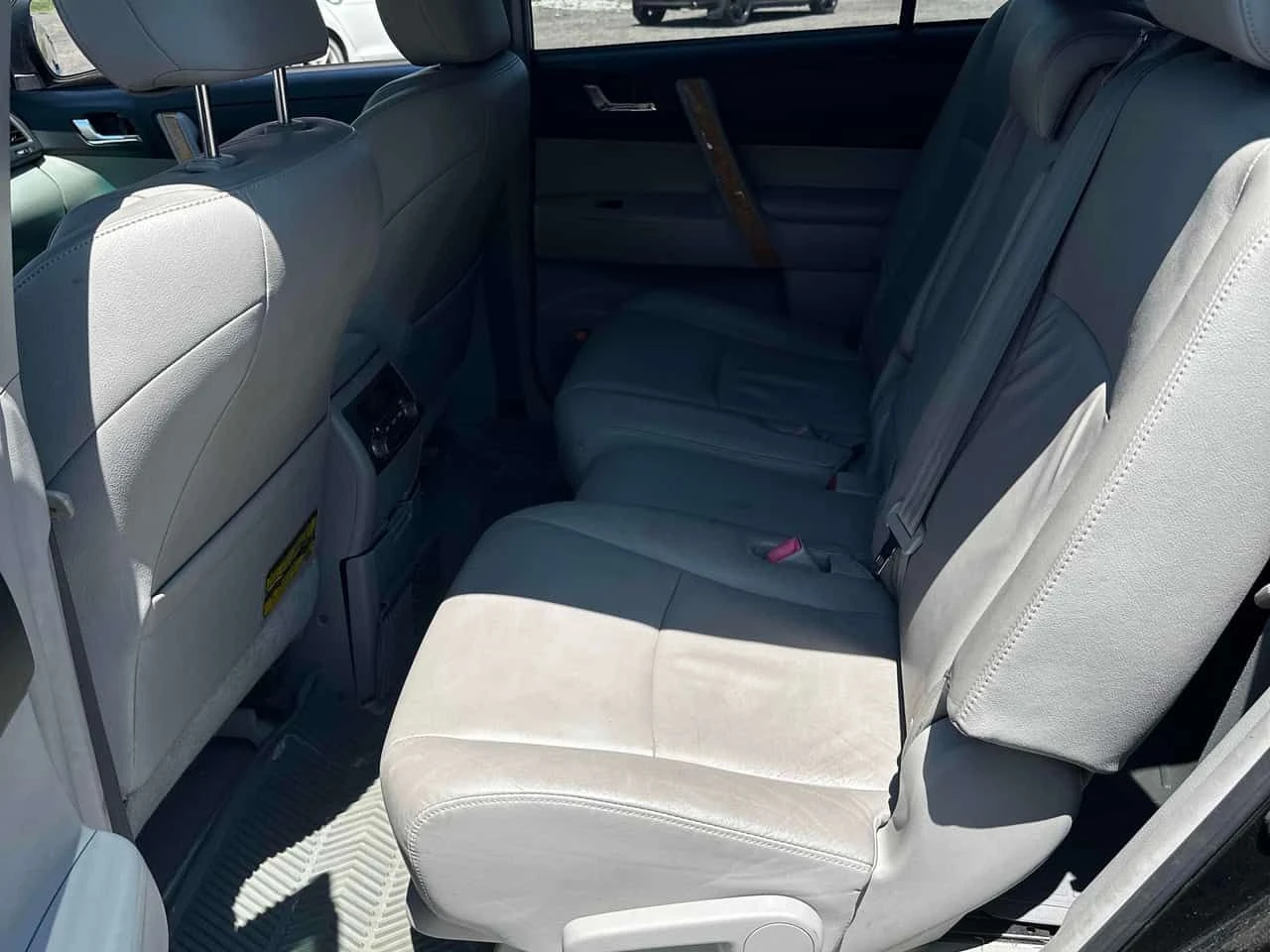 Toyota Highlander  Limited / АВТОКРЕДИТ / ЦЕНА ДО БЪЛГАРИЯ, снимка 16 - Автомобили и джипове - 55374742