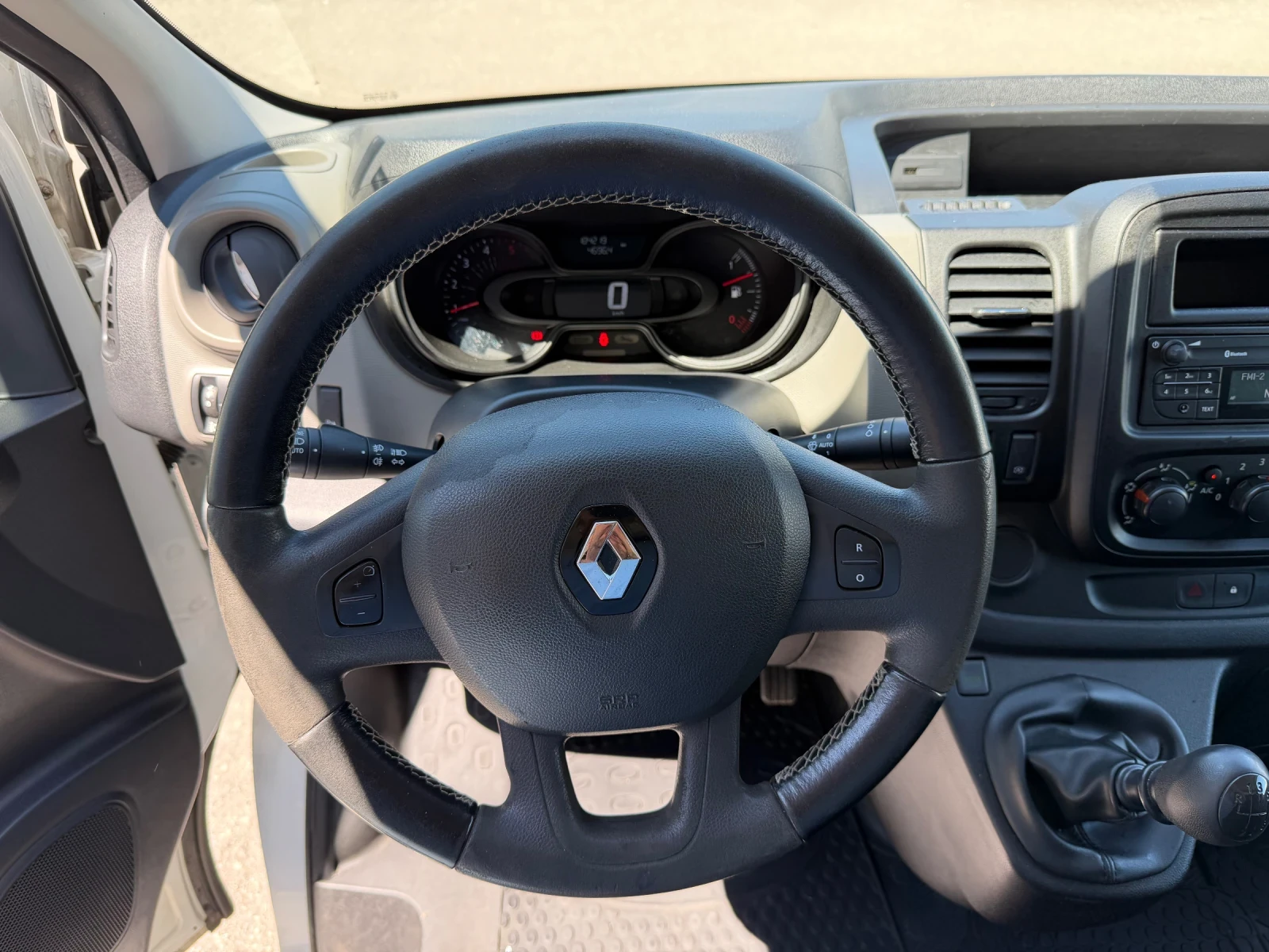 Renault Trafic 1.6blueDCi 125k.c. L2H1, снимка 13 - Бусове и автобуси - 55276838