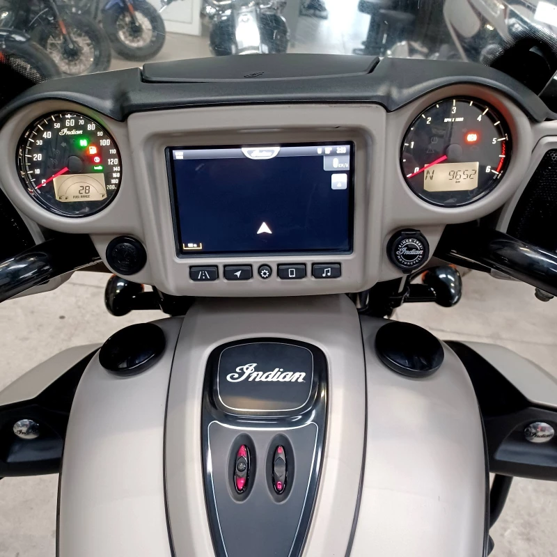 Indian Roadmaster Dark Horse, снимка 10 - Мотоциклети и мототехника - 53273729