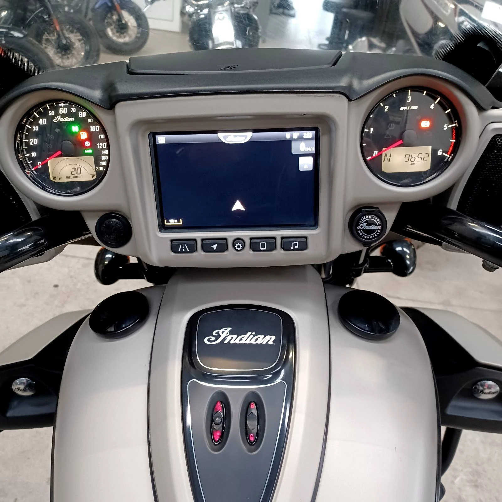 Indian Roadmaster Dark Horse - изображение 10