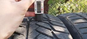 Гуми Зимни 235/35R19, снимка 4