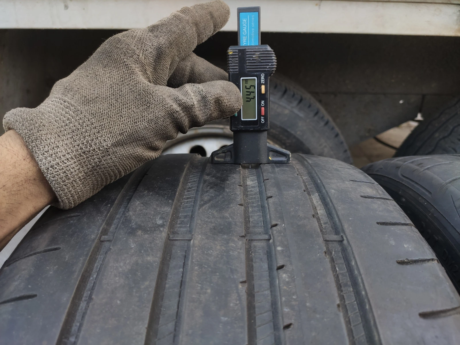  235/35R19 | Mobile.bg   4