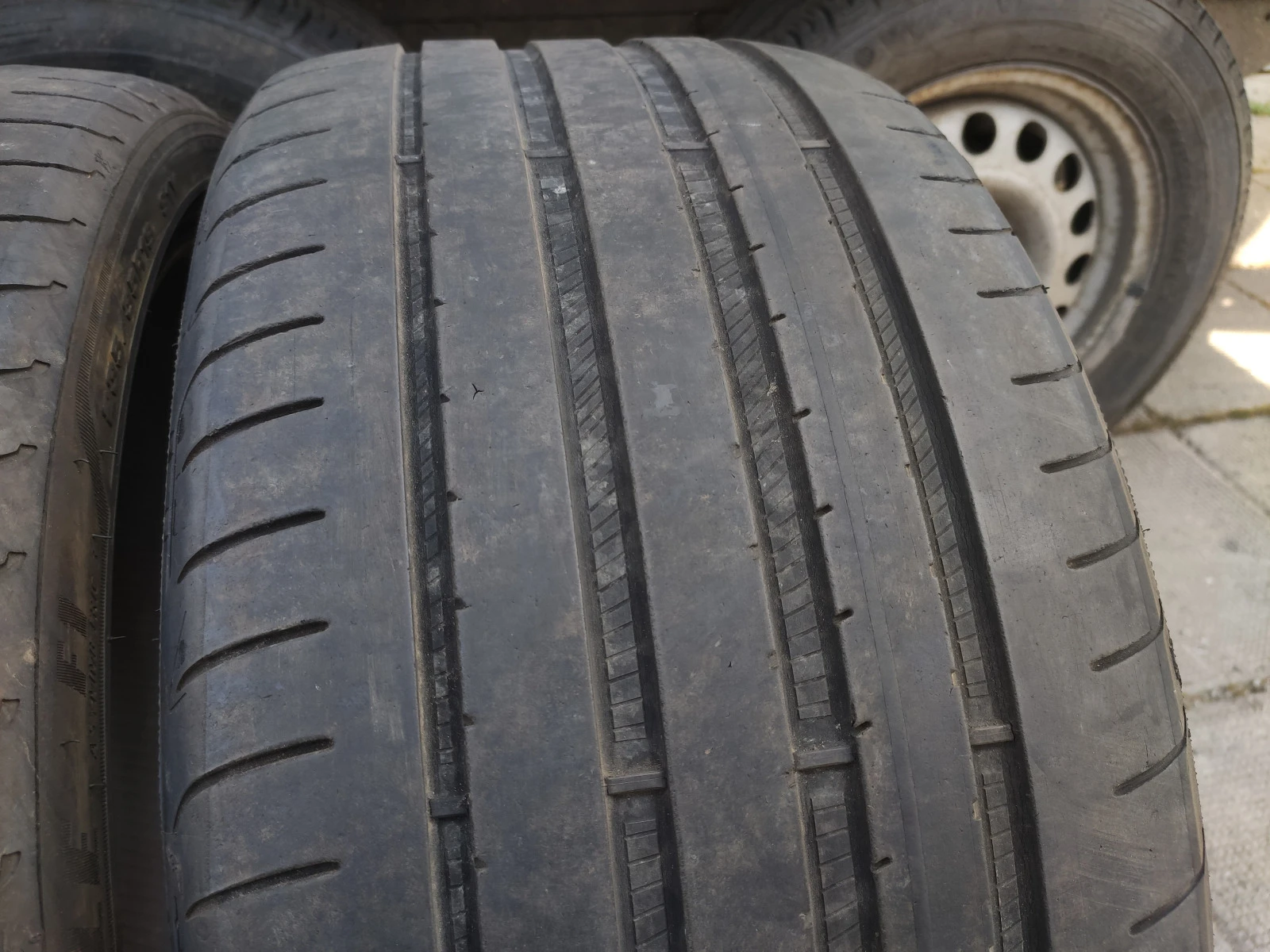  235/35R19 | Mobile.bg   1