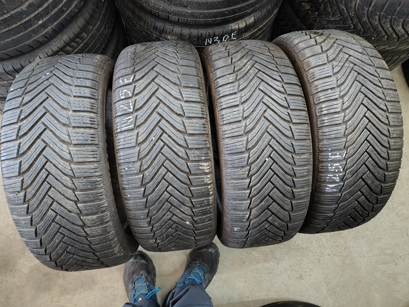 Гуми Зимни 205/50R17