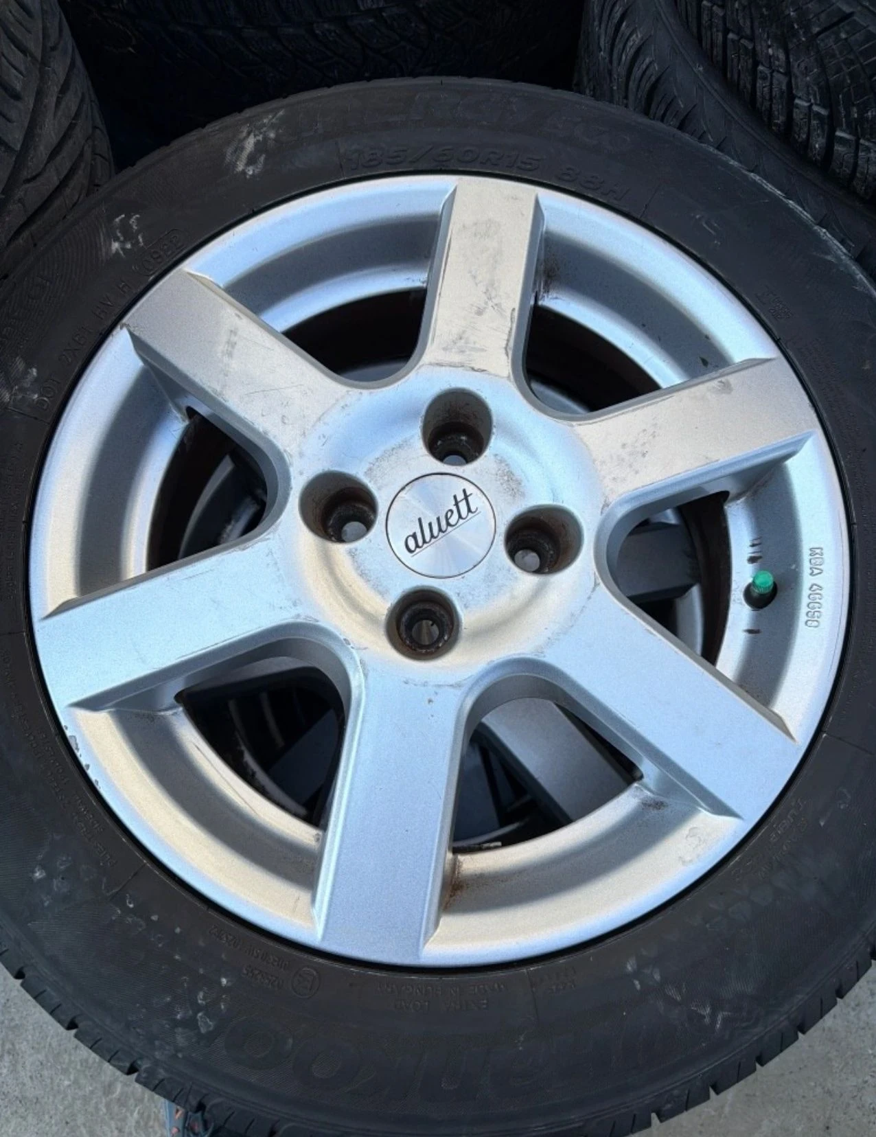 Гуми с джанти Hankook 185/60R15