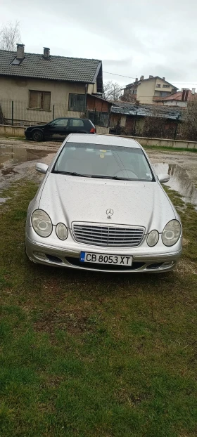 Mercedes-Benz E 220, снимка 3