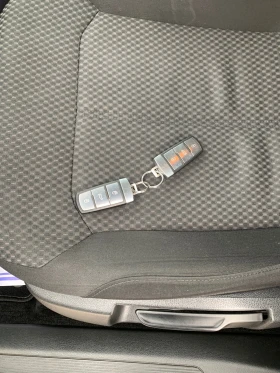 VW Passat 2.0 TDI AVTOMAT NAVI - 12600 лв. / 6442.28 € - 26647056 17