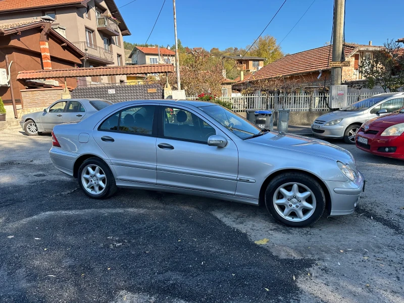 Mercedes-Benz C 220, снимка 2 - Автомобили и джипове - 47885543