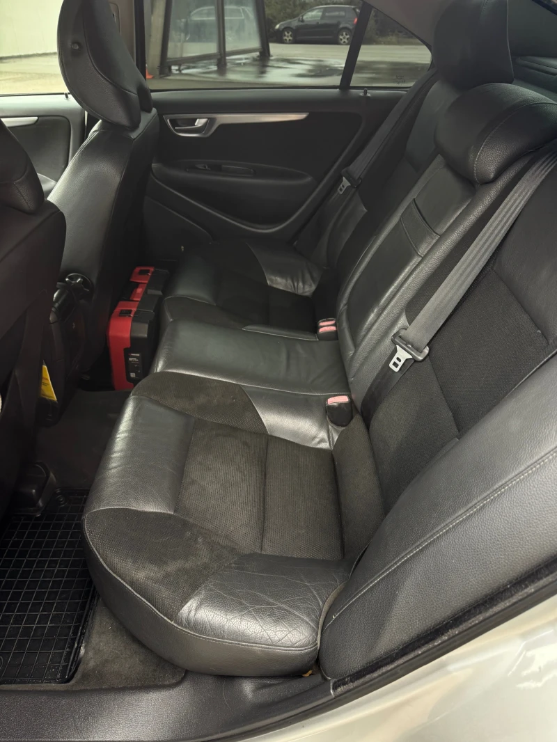 Volvo S60 D5, снимка 6 - Автомобили и джипове - 52836713