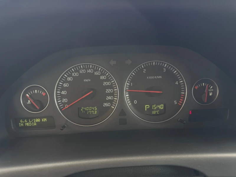 Volvo S60 D5, снимка 10 - Автомобили и джипове - 52836713