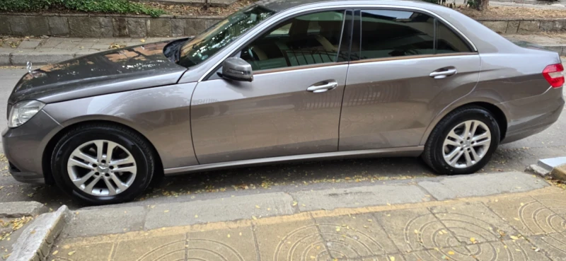 Mercedes-Benz E 220 W212, снимка 4 - Автомобили и джипове - 52717800
